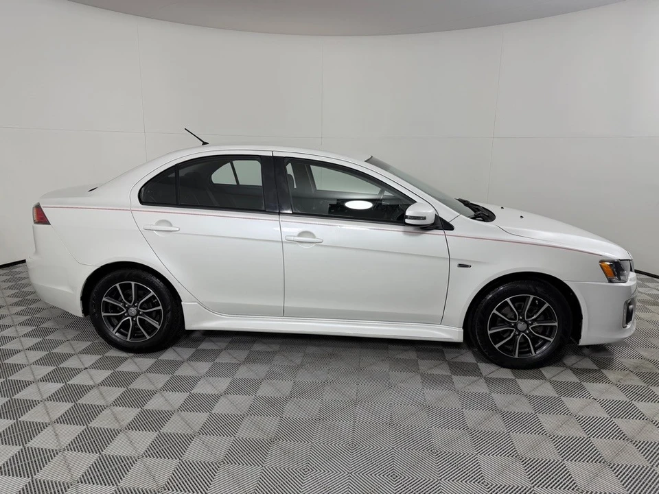 2017 Mitsubishi Lancer 10th Gen - Image 4 of 21