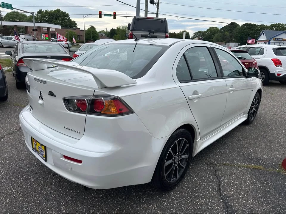 2017 Mitsubishi Lancer - Image 8 of 20