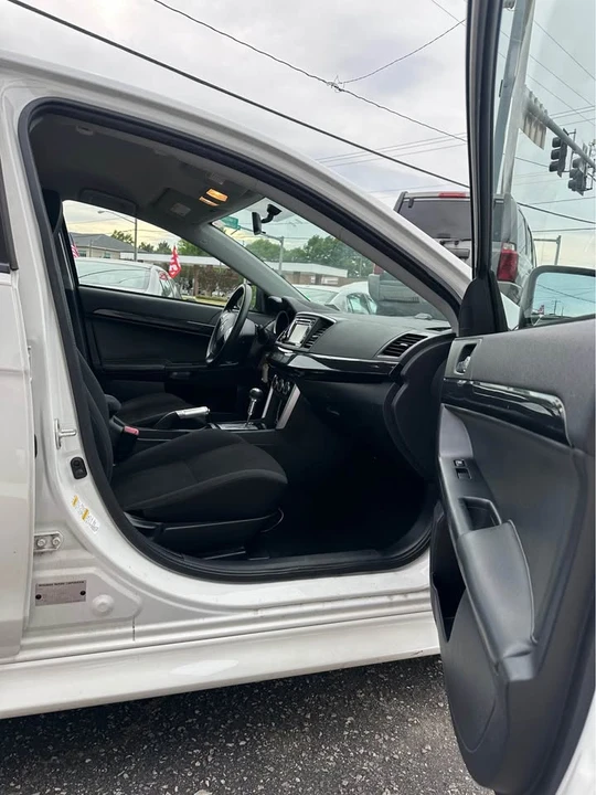 2017 Mitsubishi Lancer - Image 10 of 20