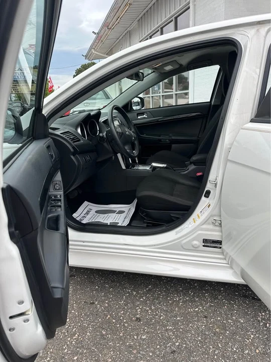 2017 Mitsubishi Lancer - Image 15 of 20