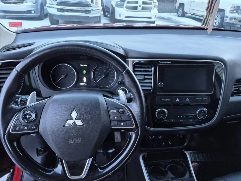 2017 Mitsubishi Outlander - Image 9 of 20