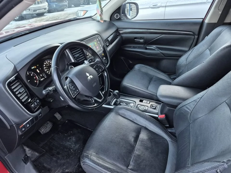 2017 Mitsubishi Outlander - Image 15 of 20