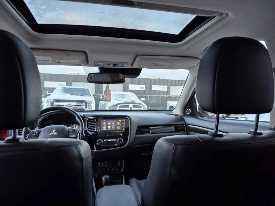 2017 Mitsubishi Outlander - Image 17 of 20