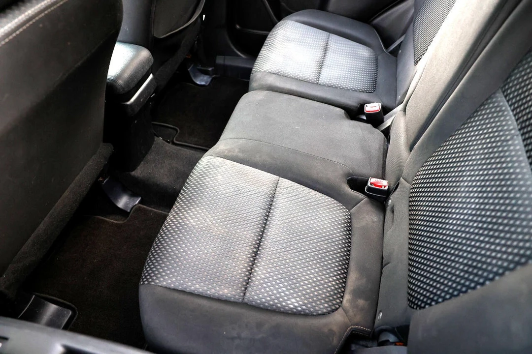 2017 Mitsubishi Outlander - Image 10 of 12