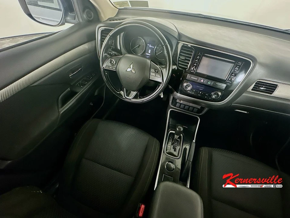 2017 Mitsubishi Outlander - Image 9 of 21