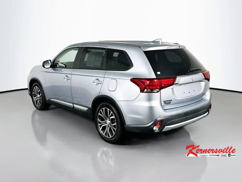 2017 Mitsubishi Outlander - Image 5 of 21