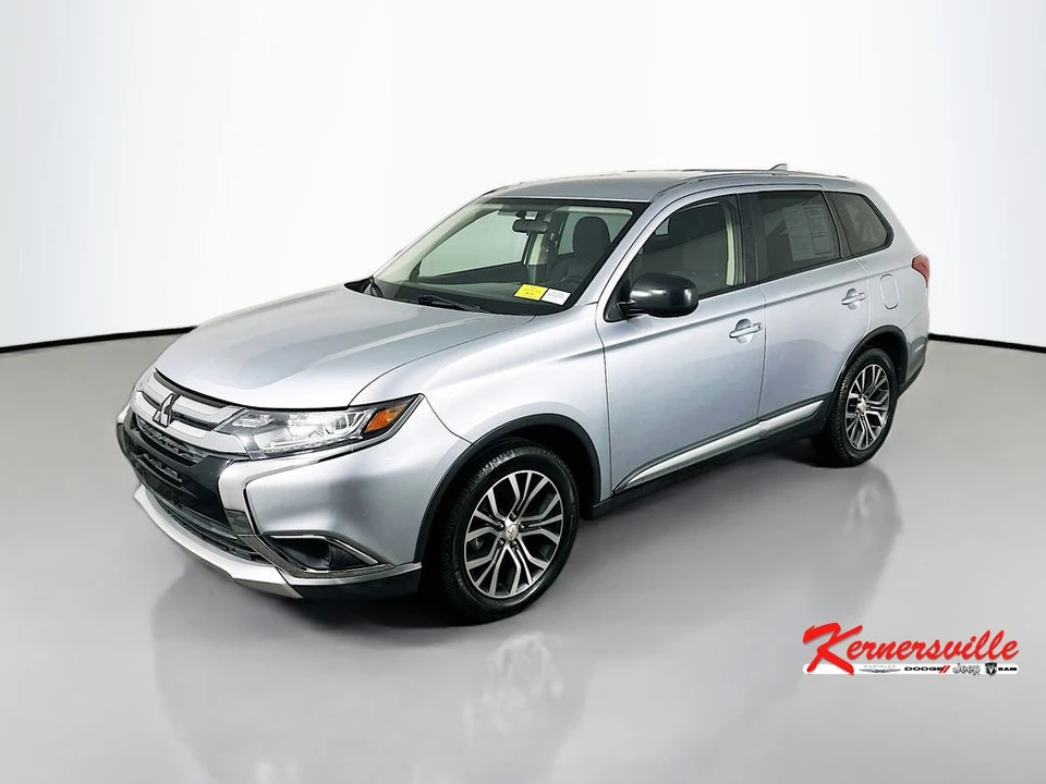 2017 Mitsubishi Outlander - Image 3 of 21