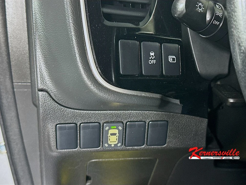 2017 Mitsubishi Outlander - Image 19 of 21