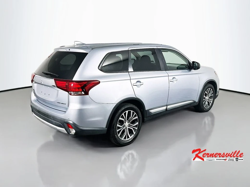 2017 Mitsubishi Outlander - Image 7 of 21