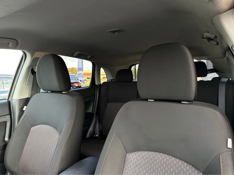 2017 Mitsubishi Outlander - Image 15 of 20