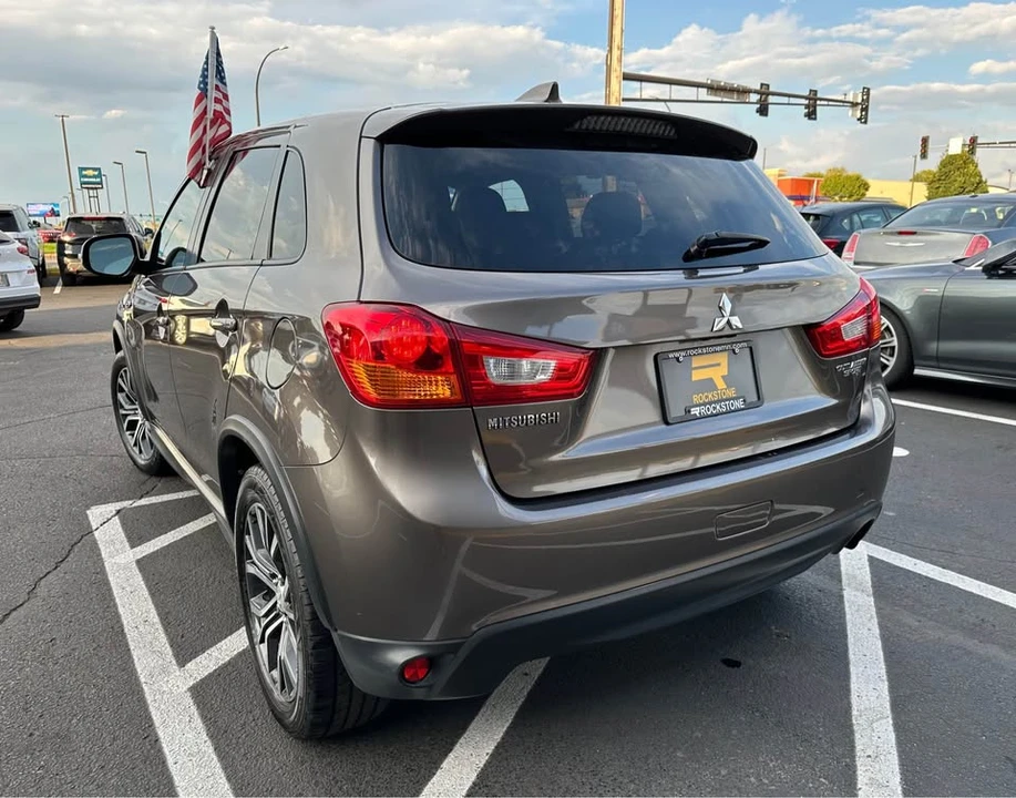 2017 Mitsubishi Outlander - Image 8 of 20