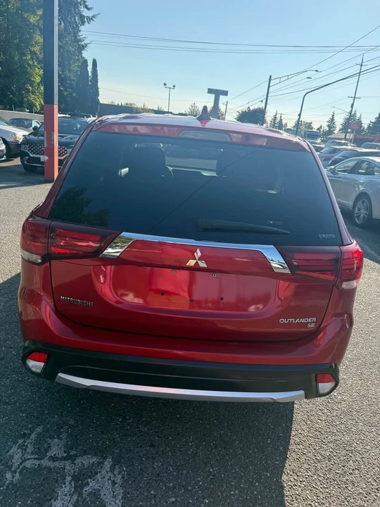 2017 Mitsubishi Outlander - Image 5 of 15