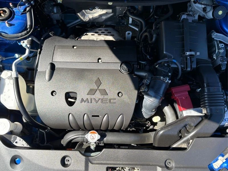 2017 Mitsubishi Outlander - Image 12 of 12