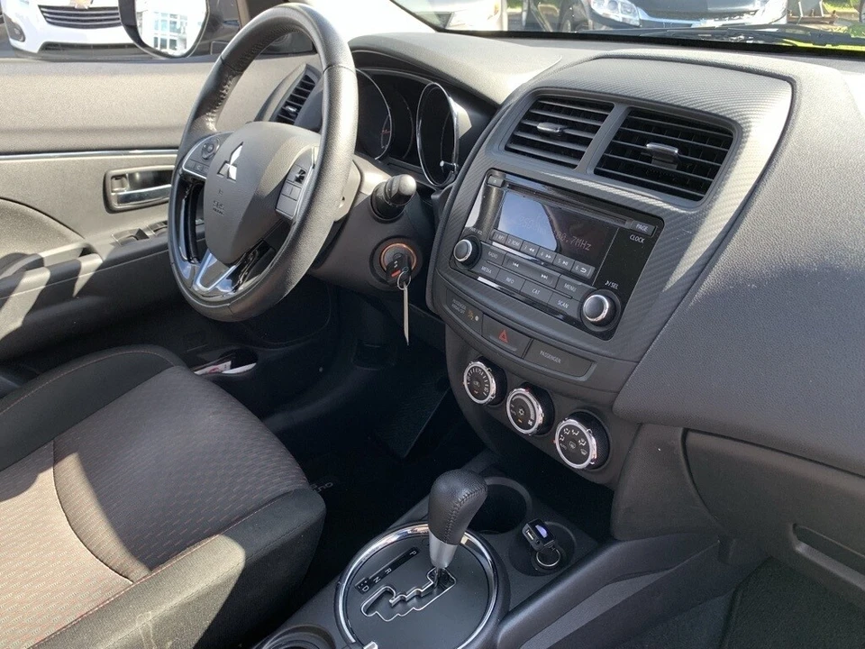 2017 Mitsubishi Outlander - Image 12 of 12