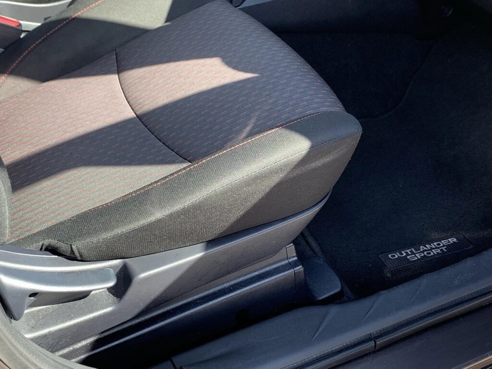 2017 Mitsubishi Outlander - Image 10 of 12
