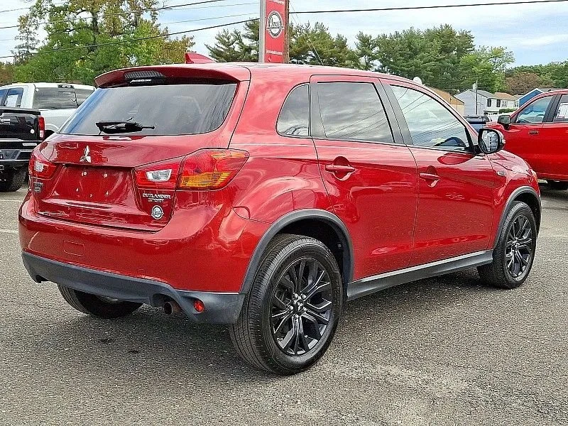 2017 Mitsubishi Outlander - Image 7 of 12