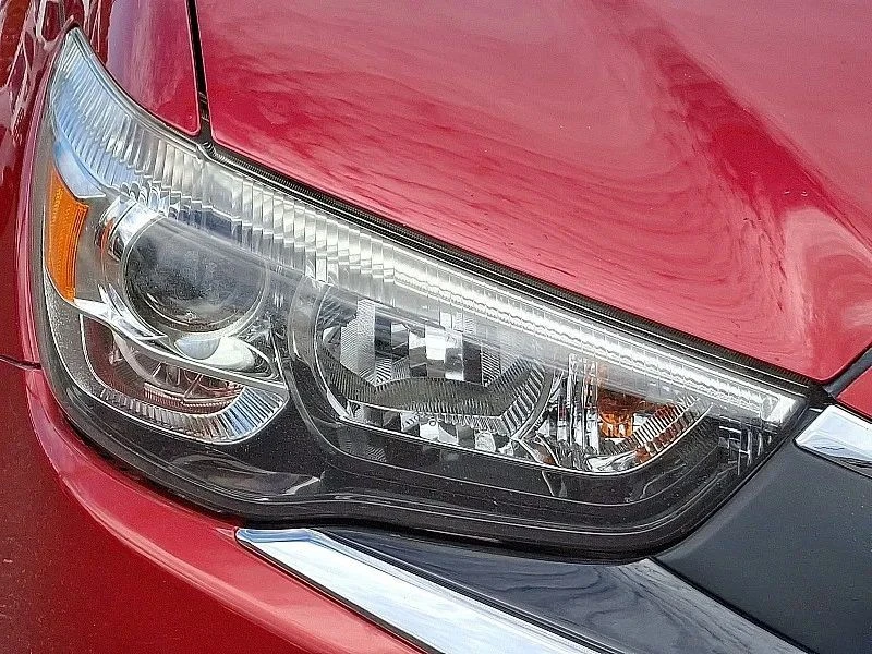 2017 Mitsubishi Outlander - Image 10 of 12