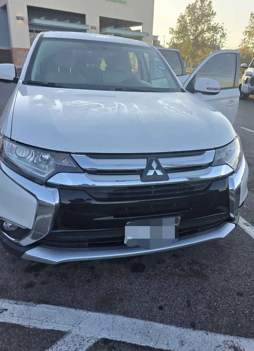 2017 Mitsubishi Outlander - Image 3 of 5