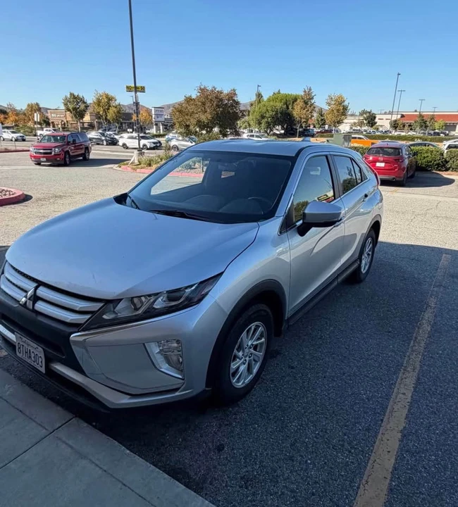 2017 Mitsubishi Eclipse Cross - Image 2 of 9