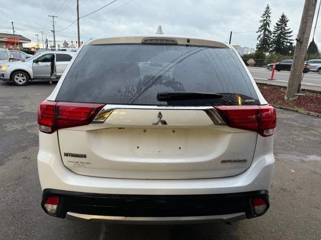 2017 Mitsubishi Outlander - Image 4 of 18