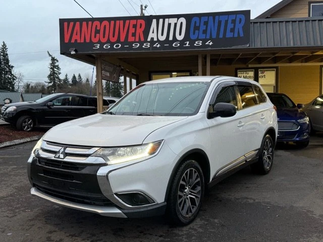 2017 Mitsubishi Outlander - Image 9 of 18