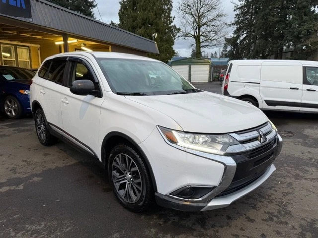 2017 Mitsubishi Outlander - Image 7 of 18