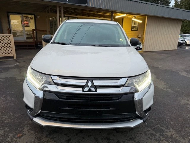 2017 Mitsubishi Outlander - Image 8 of 18