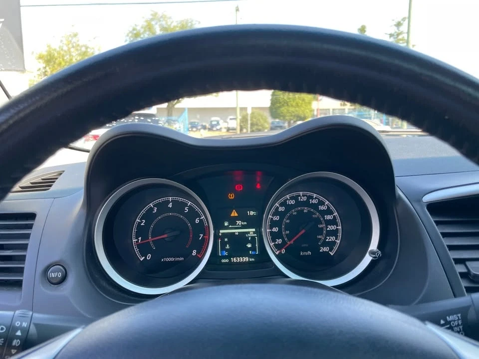 2017 Mitsubishi Lancer 10th Gen - Image 7 of 11