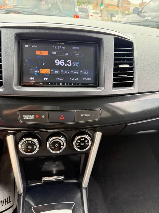 2017 Mitsubishi Lancer 10th Gen - Image 14 of 17