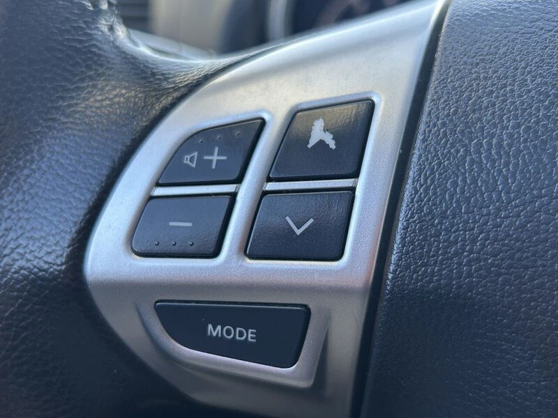 2017 Mitsubishi Lancer 10th Gen - Image 17 of 20