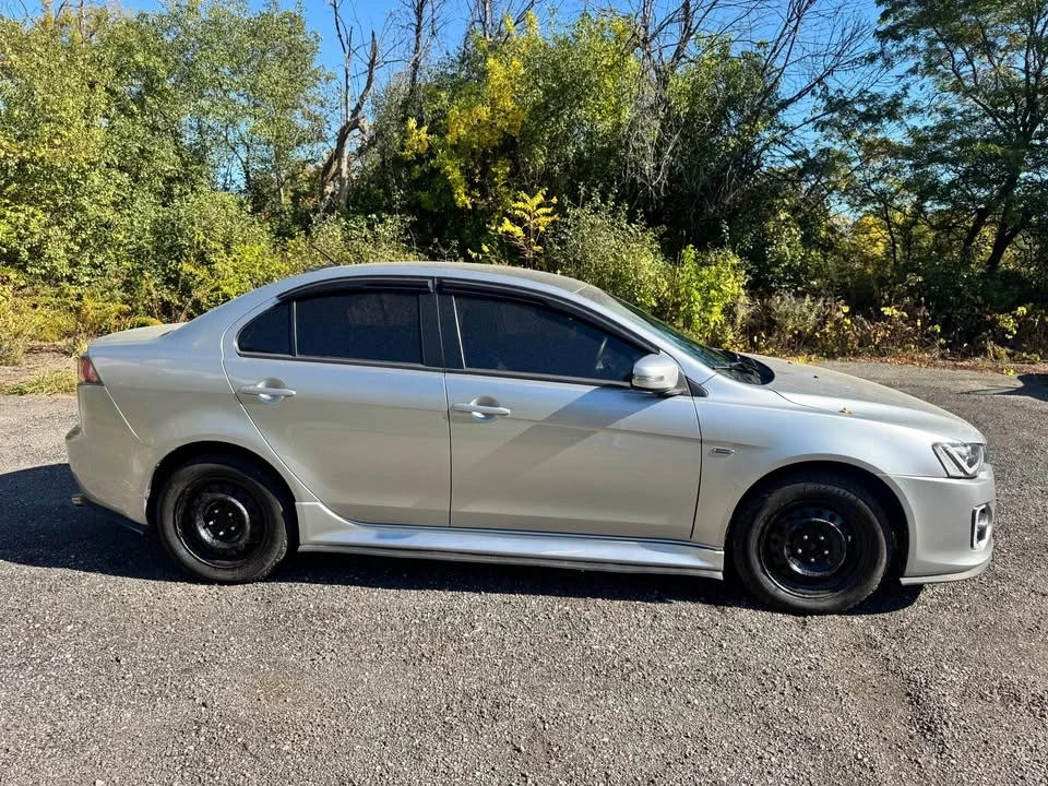2017 Mitsubishi Lancer 10th Gen - Image 3 of 9