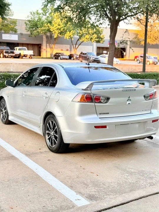 2017 Mitsubishi Lancer 10th Gen - Image 8 of 17