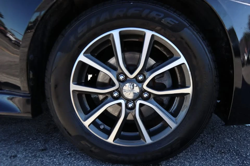 2017 Mitsubishi Lancer 10th Gen - Image 16 of 20