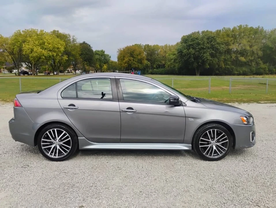2017 Mitsubishi Lancer 10th Gen - Image 8 of 20