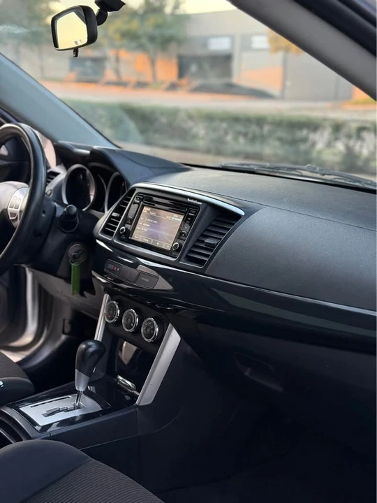 2017 Mitsubishi Lancer 10th Gen - Image 14 of 17