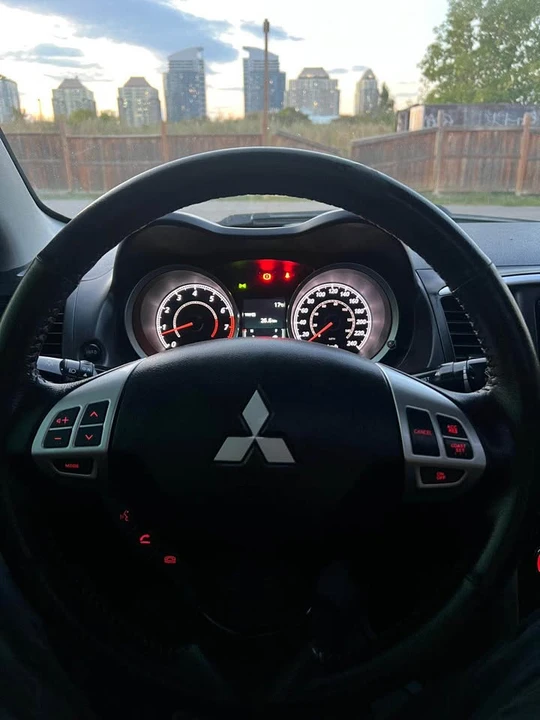 2017 Mitsubishi Lancer 10th Gen - Image 13 of 15
