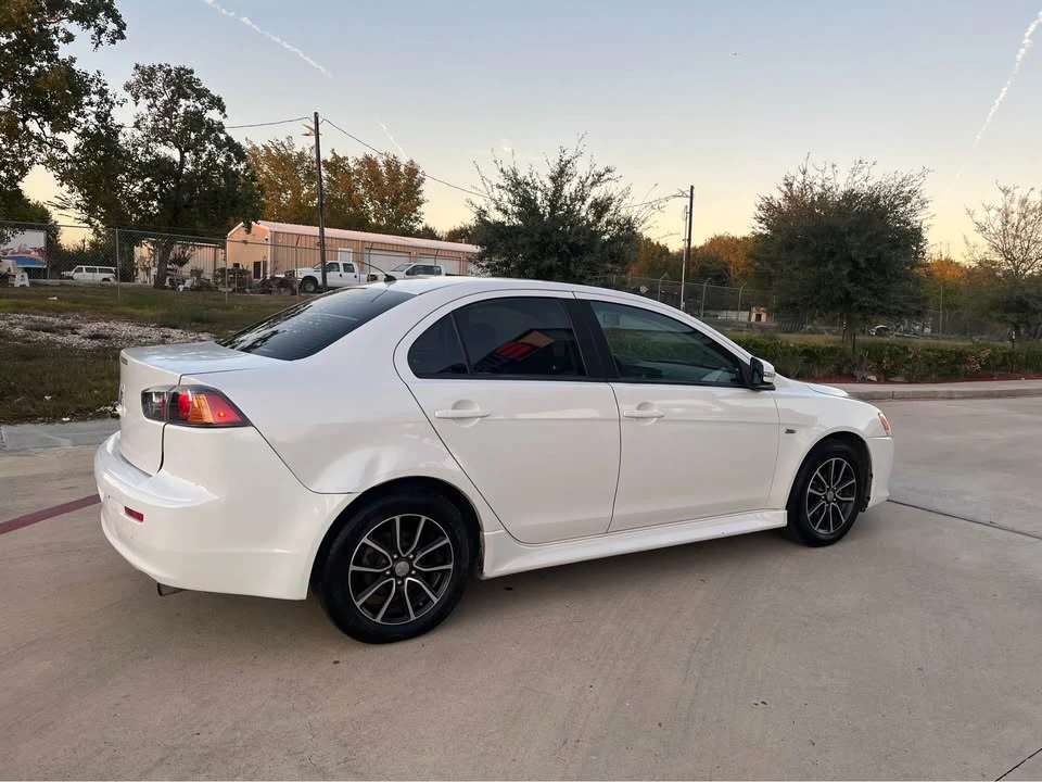 2017 Mitsubishi Lancer 10th Gen - Image 5 of 12
