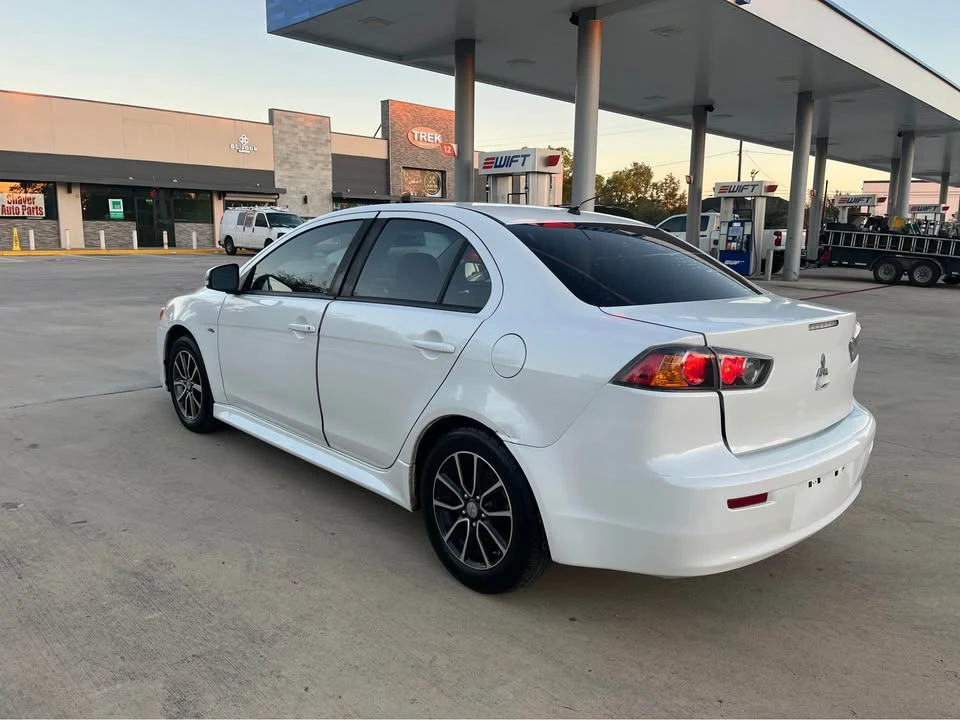 2017 Mitsubishi Lancer 10th Gen - Image 7 of 12