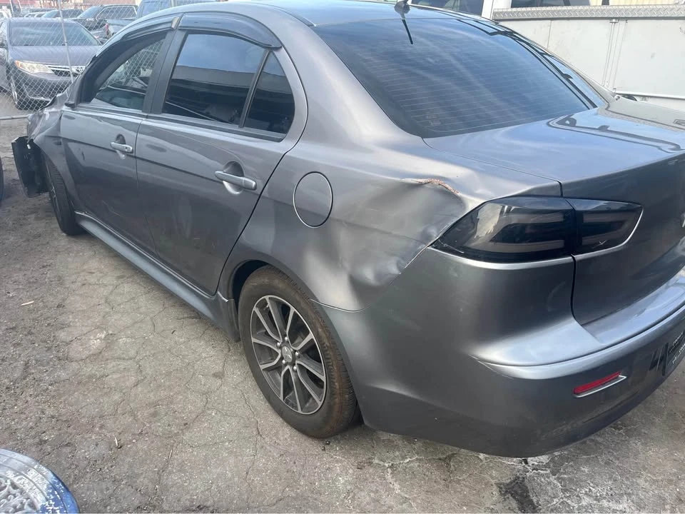 2017 Mitsubishi Lancer 10th Gen - Image 4 of 7