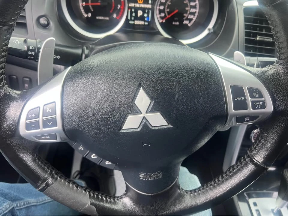 2017 Mitsubishi Lancer 10th Gen - Image 8 of 9