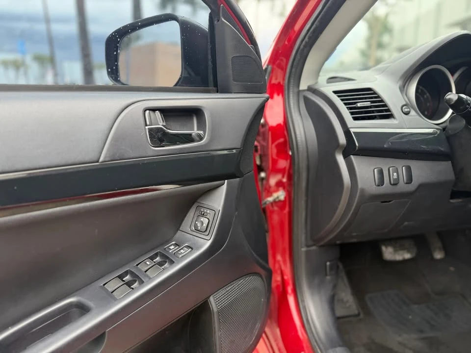 2017 Mitsubishi Lancer 10th Gen - Image 11 of 14