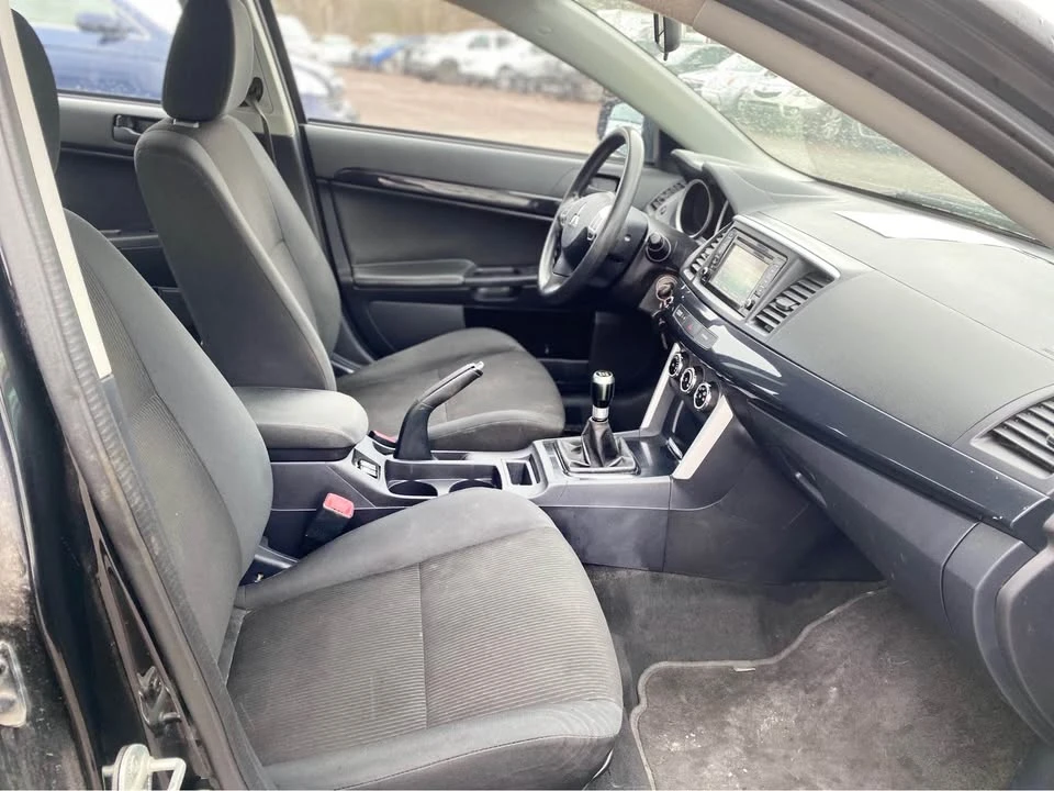 2017 Mitsubishi Lancer 10th Gen - Image 9 of 12