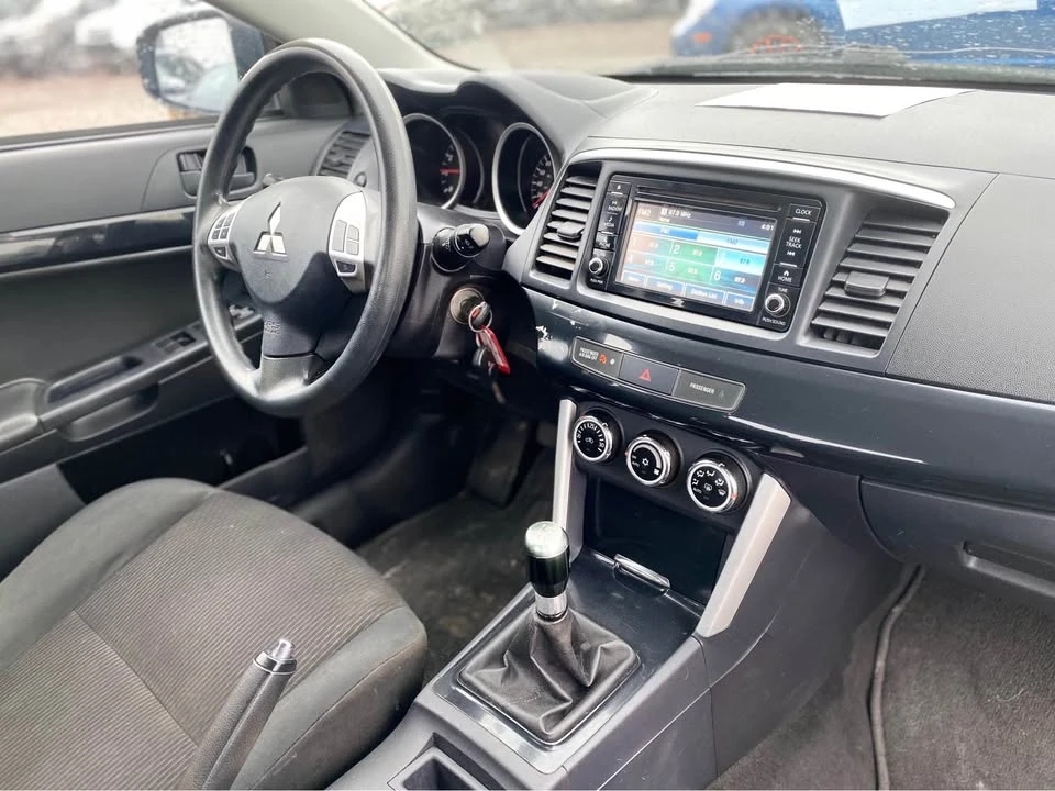 2017 Mitsubishi Lancer 10th Gen - Image 8 of 12