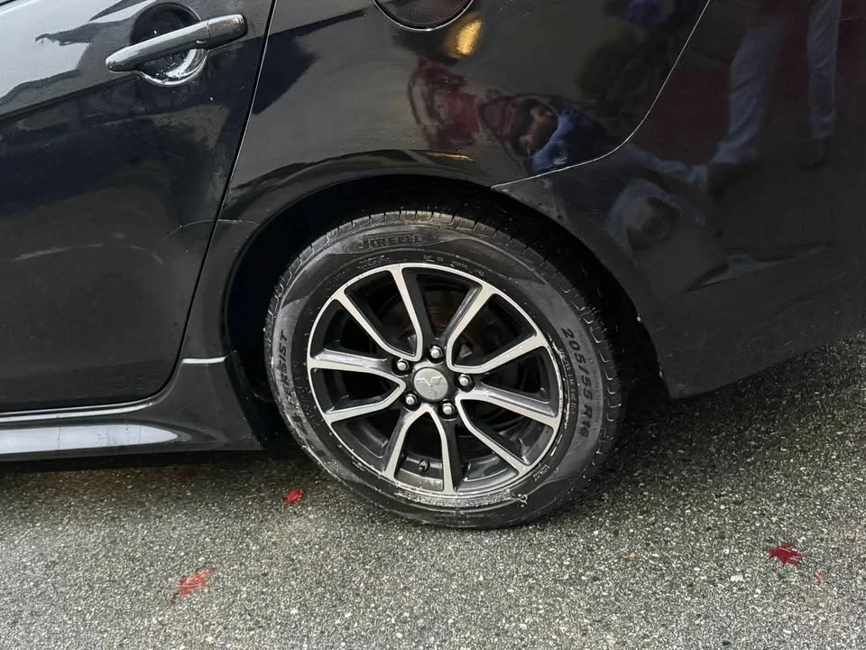2017 Mitsubishi Lancer 10th Gen - Image 5 of 11