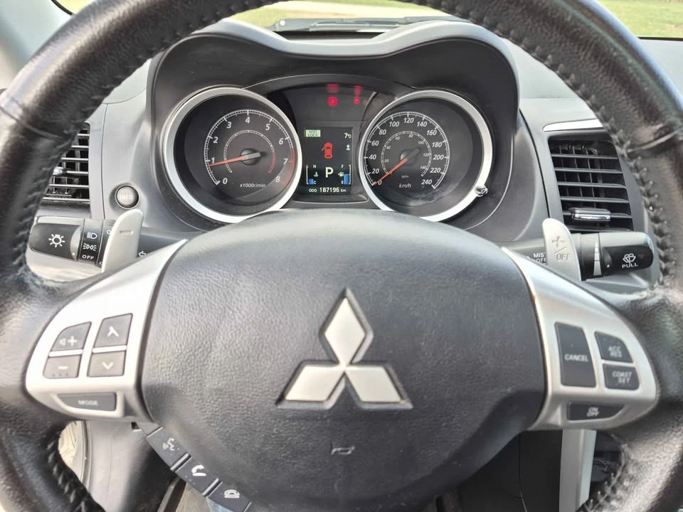 2017 Mitsubishi Lancer 10th Gen - Image 11 of 13