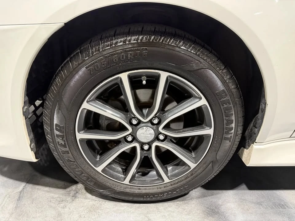 2017 Mitsubishi Lancer 10th Gen - Image 12 of 20