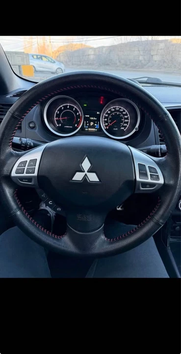 2017 Mitsubishi Lancer 10th Gen - Image 8 of 9