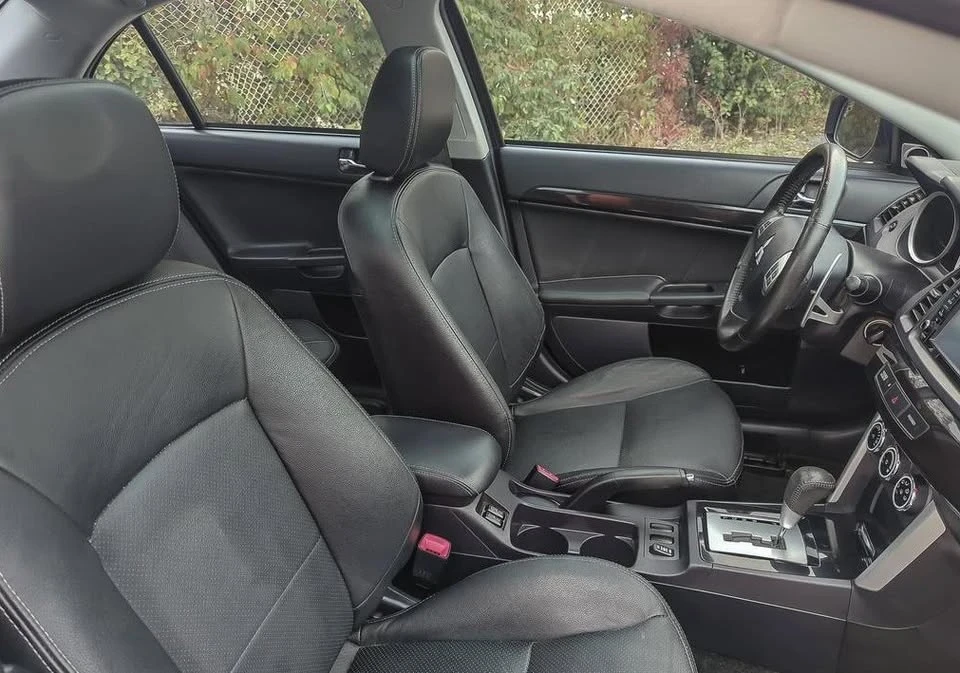 2017 Mitsubishi Lancer 10th Gen - Image 10 of 13