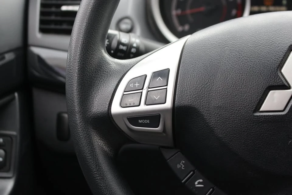 2017 Mitsubishi Lancer 10th Gen - Image 14 of 20