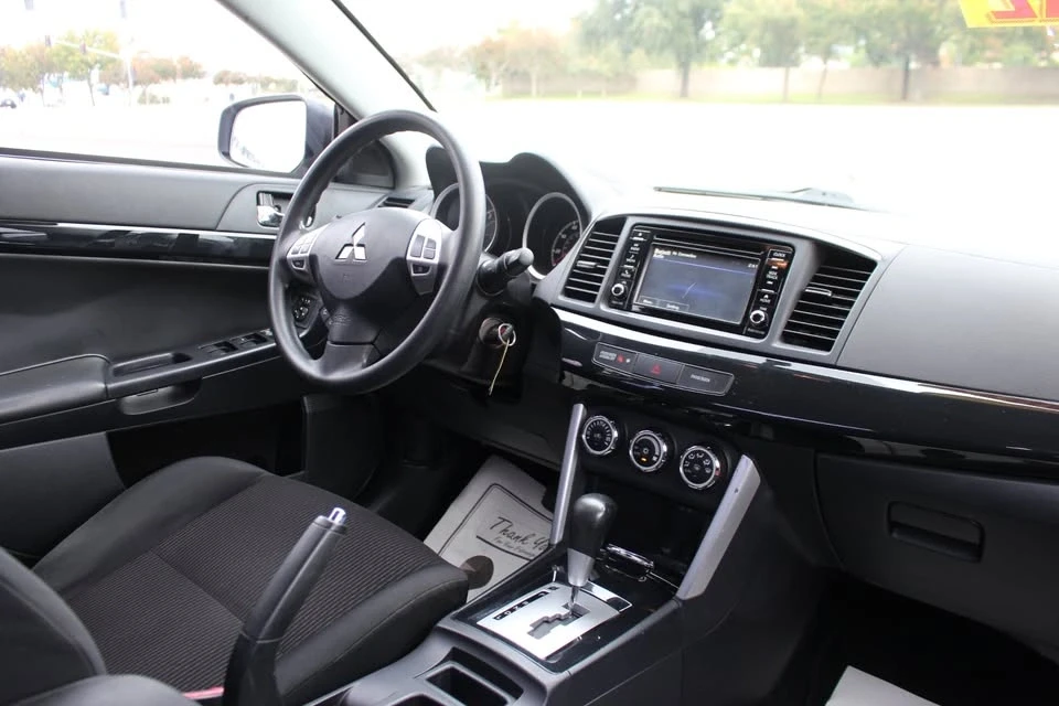 2017 Mitsubishi Lancer 10th Gen - Image 11 of 20